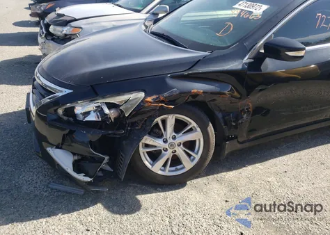 2015 Nissan Altima 2.5 z USA, uszkodzony, nr VIN 1N4AL3AP8FN894663